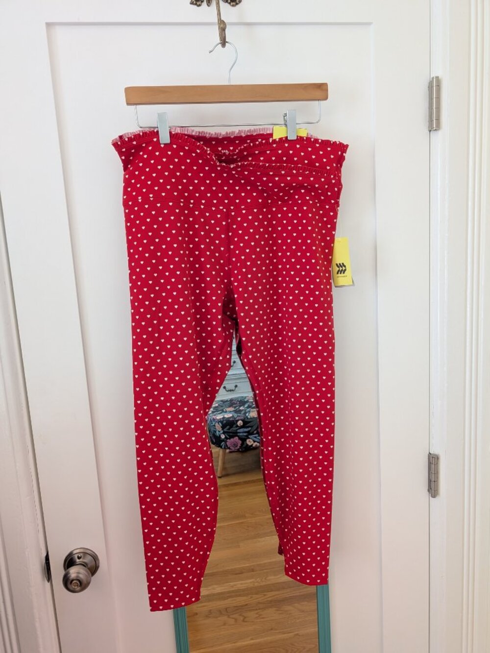 NWT All In Motion Heart Print 7/8 Leggings in Size XXL - Picture 6 of 16
